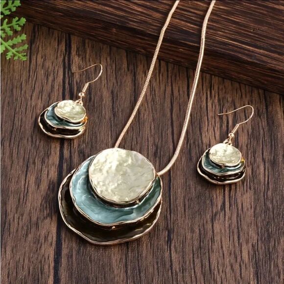 Silver Blue Layered Circle Pendant Necklace and Earring Set Women’s Jewelry - Picture 9 of 9